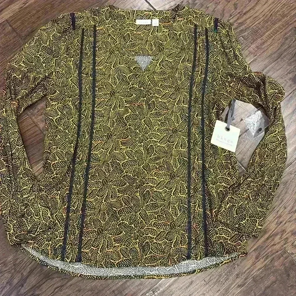 Hinge Nordstrom lace detail flowy shirt